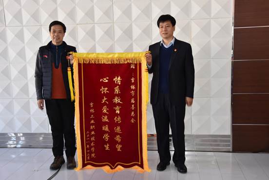 说明:DSC_4975
